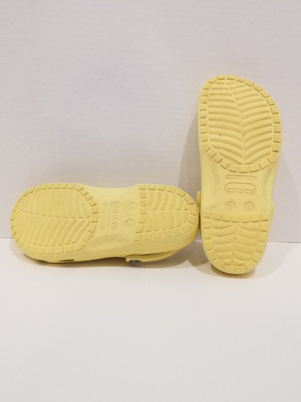 Ladies' Classic Croc Clogs, Size 9, Daylily (Yellow), VGUC - Picture 8 of 12